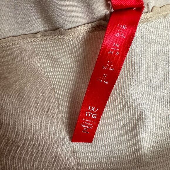 Spanx OnCore High-Waisted Mid-Thigh Short size 1X - Picture 4 of 8